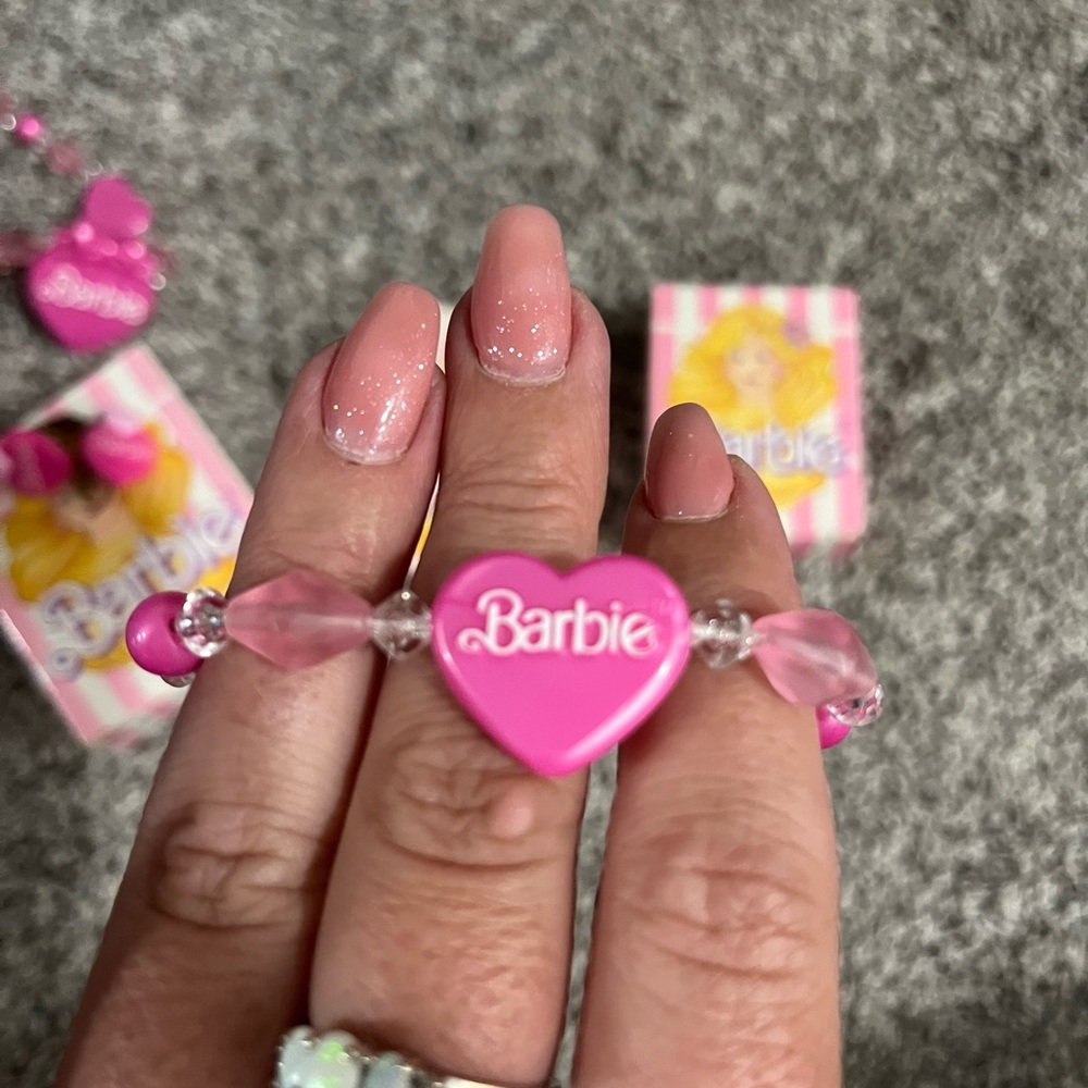 I’m Into Barbie - Necklace, Bracelets and Earrings Set - Picture 6 of 13